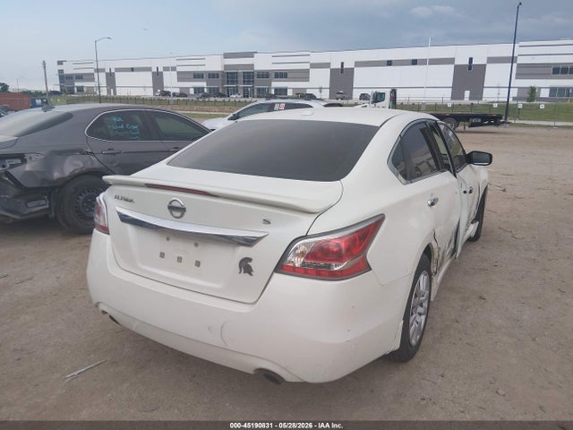 2015 Nissan Altima 2.5 S მანქანა იყიდება აუქციონზე, vin: 1N4AL3AP6FN322832, აუქციონის ნომერი: 45190831