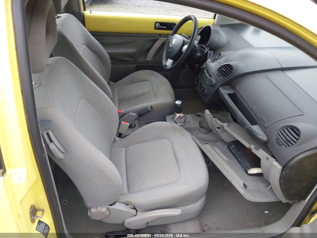 2000 Volkswagen New Beetle Gls 1.8l Turbo მანქანა იყიდება აუქციონზე, vin: 3VWCD21C1YM464880, აუქციონის ნომერი: 45190934