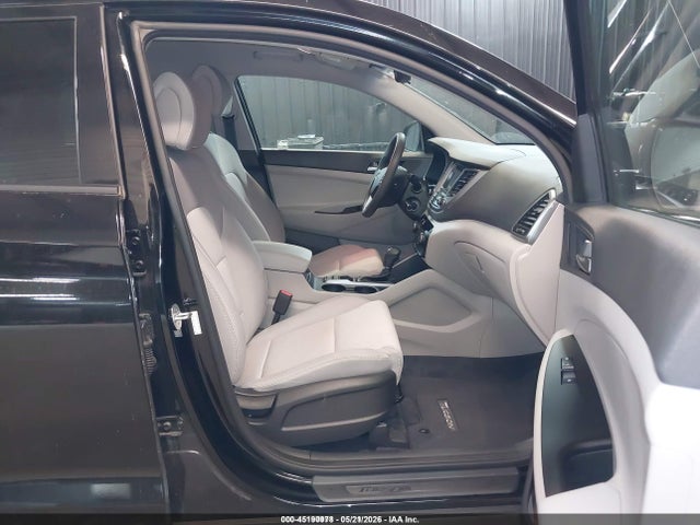Продаж на аукціоні авто 2018 Hyundai Tucson Se, vin: KM8J2CA45JU655794, номер лоту: 45190978