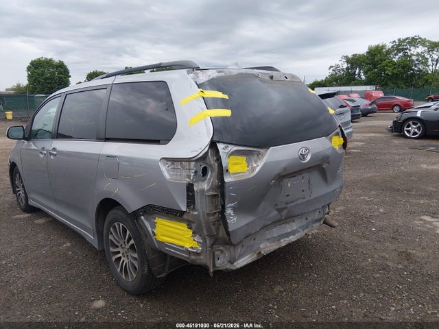 Aukcja sprzedaży 2018 Toyota Sienna Xle 8 Passenger, vin: 5TDYZ3DC1JS949909, numer aukcji: 45191000
