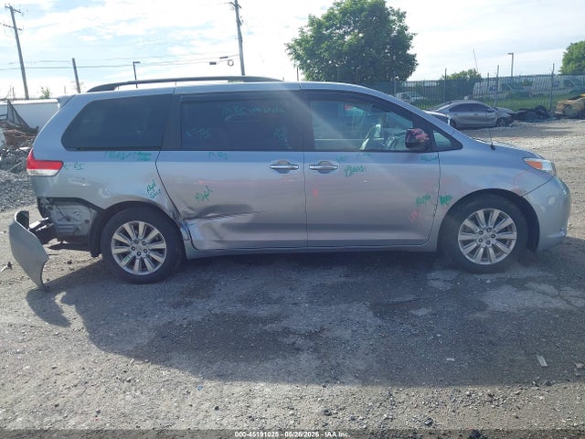 Продажа на аукционе авто 2014 Toyota Sienna Xle 7 Passenger, vin: 5TDDK3DC0ES092359, номер лота: 45191025
