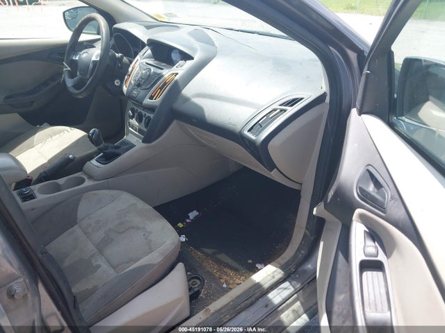 45191078 :رقم المزاد ، 1FAHP3F29CL152599 vin ، 2012 Ford Focus Se مزاد بيع