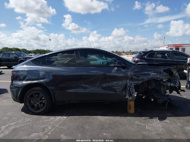 2024 Tesla Model Y Long Range Dual Motor All-wheel Drive მანქანა იყიდება აუქციონზე, vin: 7SAYGDEE4RA302562, აუქციონის ნომერი: 45191079