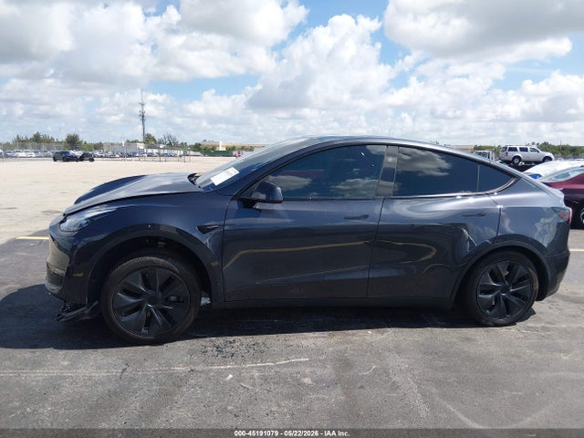 2024 Tesla Model Y Long Range Dual Motor All-wheel Drive მანქანა იყიდება აუქციონზე, vin: 7SAYGDEE4RA302562, აუქციონის ნომერი: 45191079