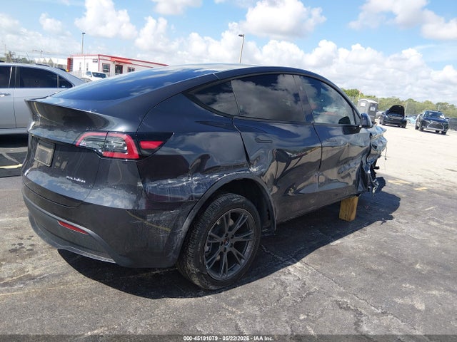 2024 Tesla Model Y Long Range Dual Motor All-wheel Drive მანქანა იყიდება აუქციონზე, vin: 7SAYGDEE4RA302562, აუქციონის ნომერი: 45191079