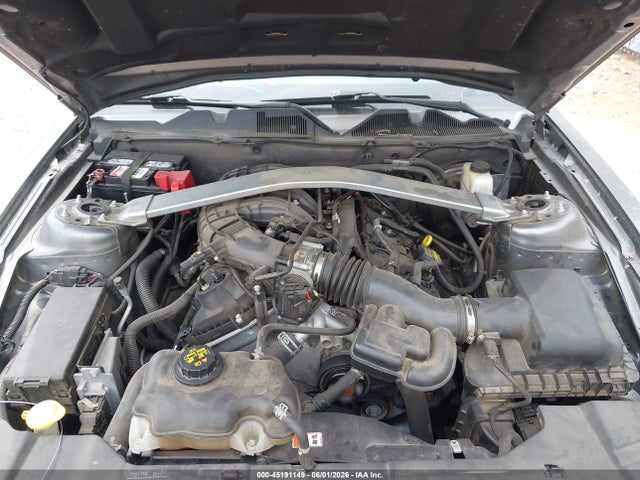 Продажа на аукционе авто 2013 Ford Mustang V6 Premium, vin: 1ZVBP8EM2D5238954, номер лота: 45191149