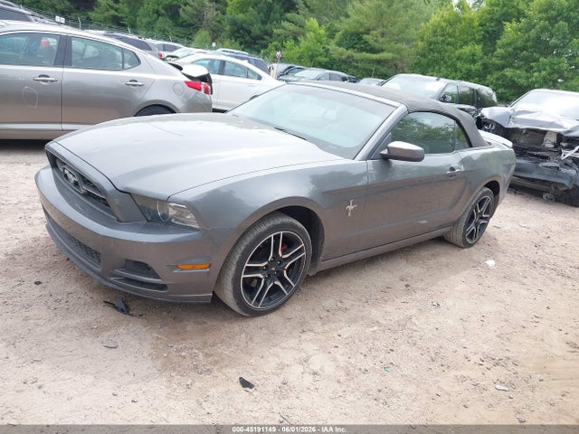 Продажа на аукционе авто 2013 Ford Mustang V6 Premium, vin: 1ZVBP8EM2D5238954, номер лота: 45191149