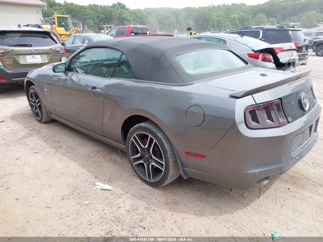 Продажа на аукционе авто 2013 Ford Mustang V6 Premium, vin: 1ZVBP8EM2D5238954, номер лота: 45191149
