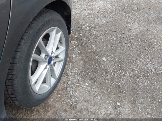 1FADP3K29JL295473 Ford FOCUS SE