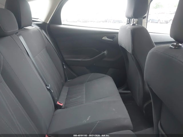 1FADP3K29JL295473 Ford FOCUS SE