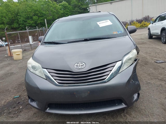 Продажа на аукционе авто 2015 Toyota Sienna Le 8 Passenger, vin: 5TDKK3DC0FS576041, номер лота: 45191187