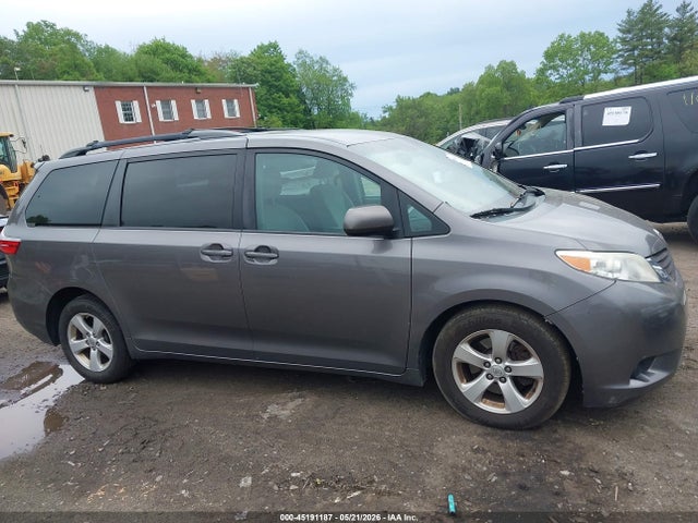 Продажа на аукционе авто 2015 Toyota Sienna Le 8 Passenger, vin: 5TDKK3DC0FS576041, номер лота: 45191187