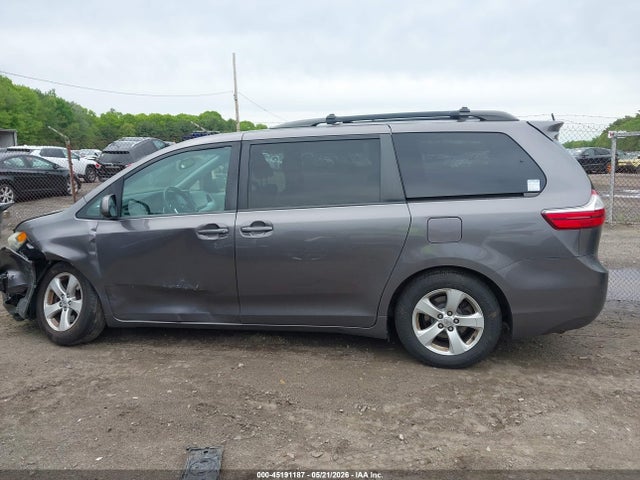 Продажа на аукционе авто 2015 Toyota Sienna Le 8 Passenger, vin: 5TDKK3DC0FS576041, номер лота: 45191187