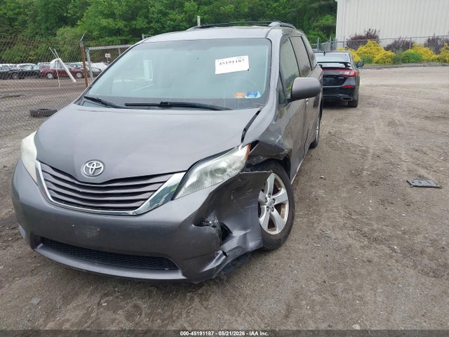 Продажа на аукционе авто 2015 Toyota Sienna Le 8 Passenger, vin: 5TDKK3DC0FS576041, номер лота: 45191187