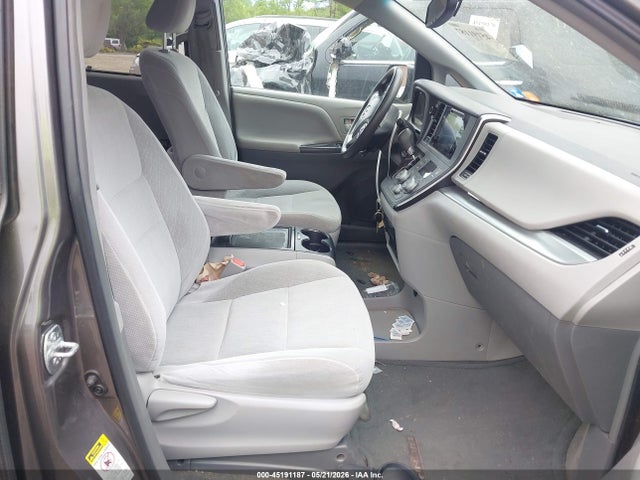 Продажа на аукционе авто 2015 Toyota Sienna Le 8 Passenger, vin: 5TDKK3DC0FS576041, номер лота: 45191187