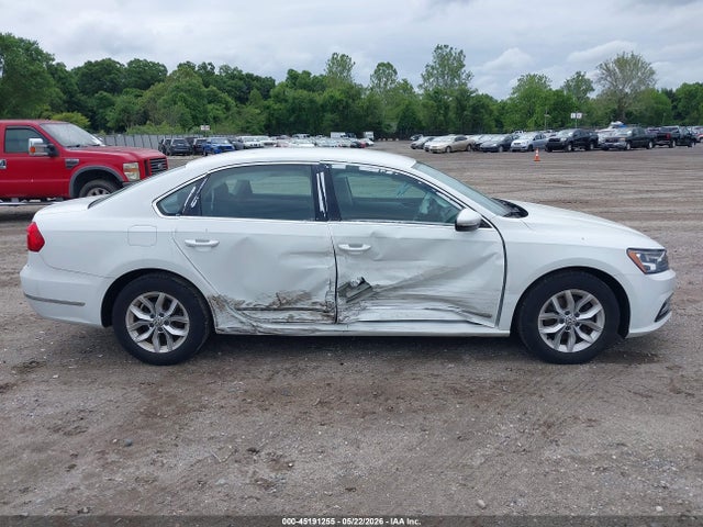 Aukcja sprzedaży 2016 Volkswagen Passat 1.8t S, vin: 1VWAT7A34GC052878, numer aukcji: 45191255