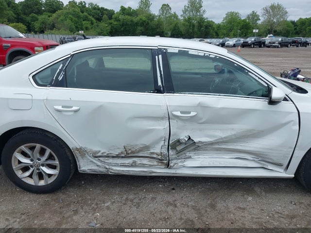Aukcja sprzedaży 2016 Volkswagen Passat 1.8t S, vin: 1VWAT7A34GC052878, numer aukcji: 45191255