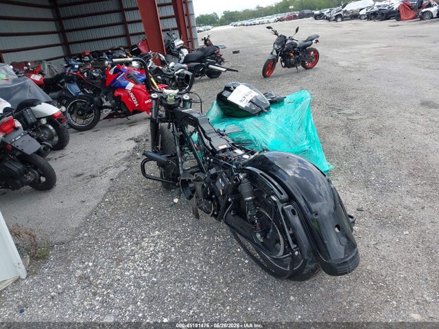 Harley-Davidson FLHX 2025 1HD1KB712SB608083 Image 4