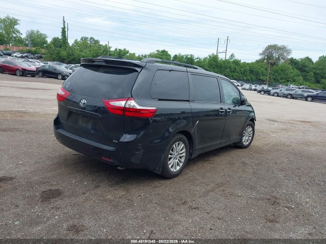 5TDYK3DC5FS588051 Toyota Sienna Xle 8 Passenger
