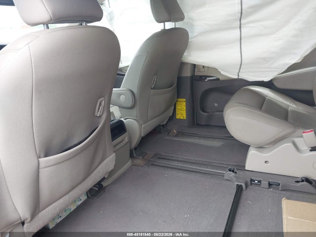 5TDYK3DC5FS588051 Toyota Sienna Xle 8 Passenger