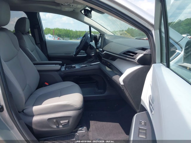 45191564 :رقم المزاد ، 5TDYRKEC7SS235826 vin ، 2025 Toyota Sienna Xle مزاد بيع