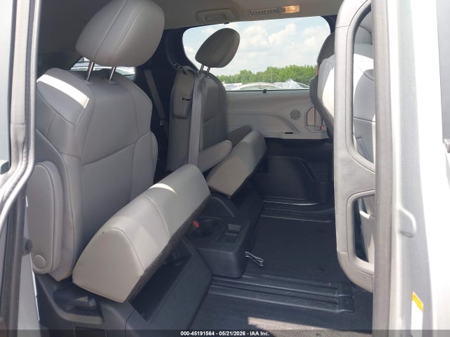 45191564 :رقم المزاد ، 5TDYRKEC7SS235826 vin ، 2025 Toyota Sienna Xle مزاد بيع