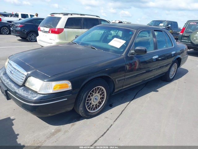Продажа на аукционе авто 2002 Ford Crown Victoria Standard, vin: 2FAFP73W62X106185, номер лота: 45191567