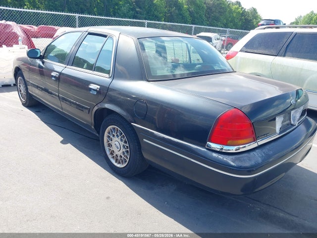 Продажа на аукционе авто 2002 Ford Crown Victoria Standard, vin: 2FAFP73W62X106185, номер лота: 45191567