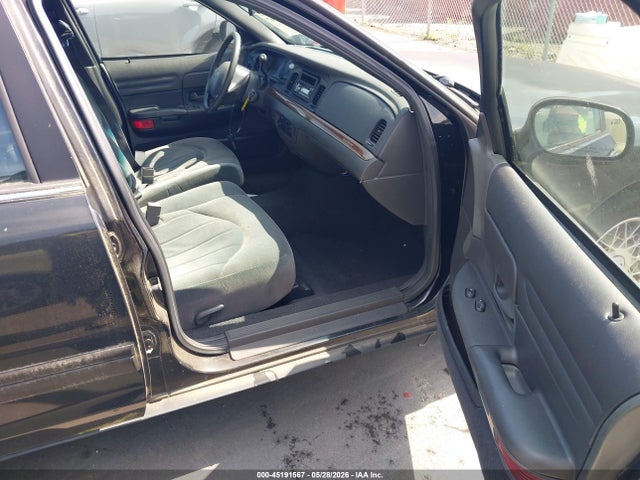 Продажа на аукционе авто 2002 Ford Crown Victoria Standard, vin: 2FAFP73W62X106185, номер лота: 45191567