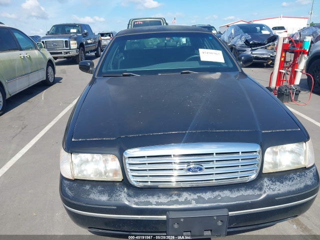 Продажа на аукционе авто 2002 Ford Crown Victoria Standard, vin: 2FAFP73W62X106185, номер лота: 45191567