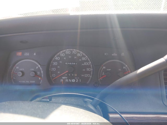 Продажа на аукционе авто 2002 Ford Crown Victoria Standard, vin: 2FAFP73W62X106185, номер лота: 45191567