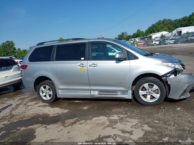 Toyota SIENNA LE 2020 5TDKZ3DCXLS049521 Image 13