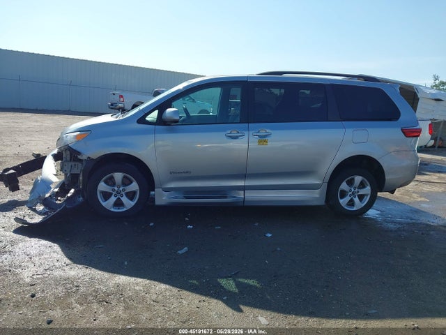 Toyota SIENNA LE 2020 5TDKZ3DCXLS049521 Image 14