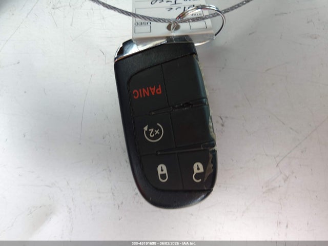 45191698 :رقم المزاد ، 3C4NJDBB8LT157856 vin ، 2020 Jeep Compass Altitude 4x4 مزاد بيع