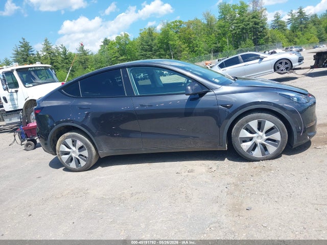 Продажа на аукционе авто 2024 Tesla Model Y Long Range Dual Motor All-wheel Drive, vin: 7SAYGDEEXRF984463, номер лота: 45191792