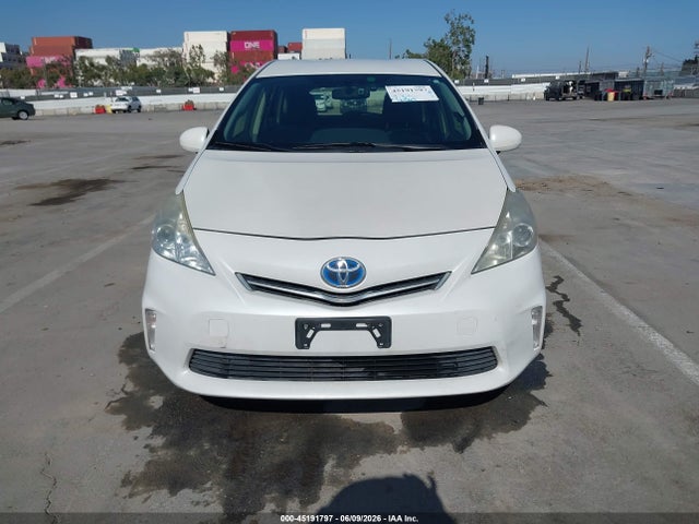 Toyota Prius V Two 2014 JTDZN3EU4EJ001353 Image 12