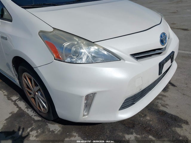 Toyota Prius V Two 2014 JTDZN3EU4EJ001353 Image 6