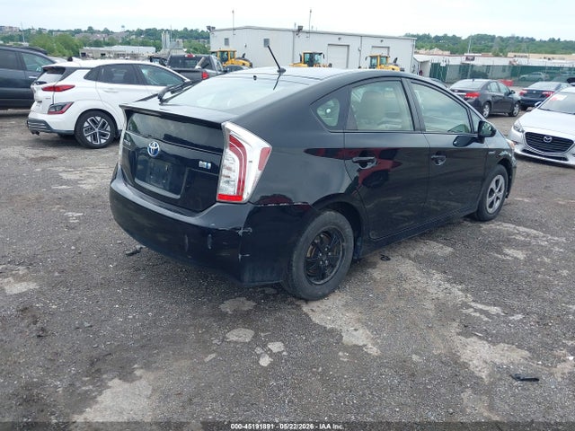 JTDKN3DU6E0365900 Toyota Prius Two