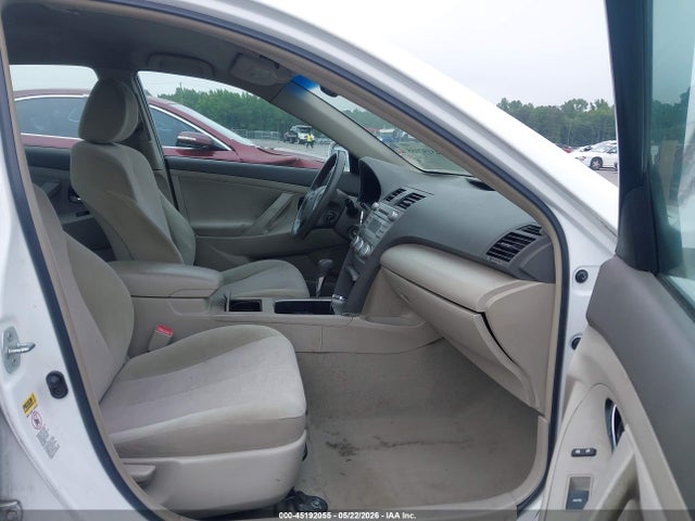 45192055 :رقم المزاد ، 4T1BF3EK5BU674039 vin ، 2011 Toyota Camry Le مزاد بيع