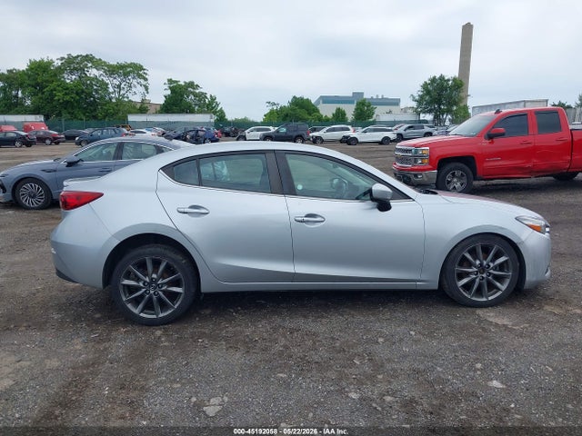 Mazda Mazda3 Touring 2018 3MZBN1V3XJM207767 Image 13