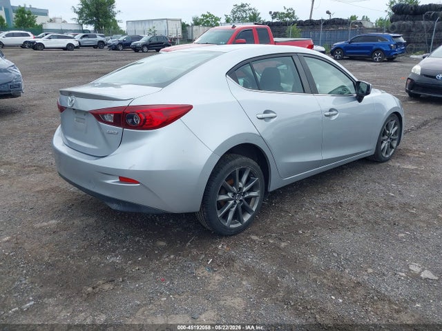 Mazda Mazda3 Touring 2018 3MZBN1V3XJM207767 Image 4