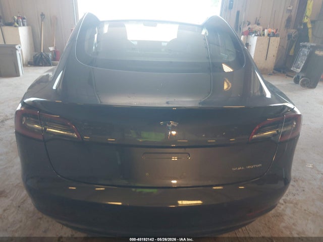 45192142 :رقم المزاد ، 5YJ3E1EB6JF116613 vin ، 2018 Tesla Model 3 Long Range/performance مزاد بيع