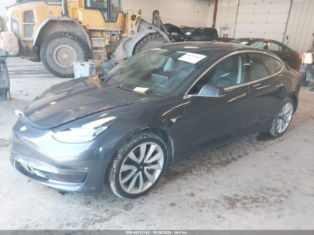 45192142 :رقم المزاد ، 5YJ3E1EB6JF116613 vin ، 2018 Tesla Model 3 Long Range/performance مزاد بيع