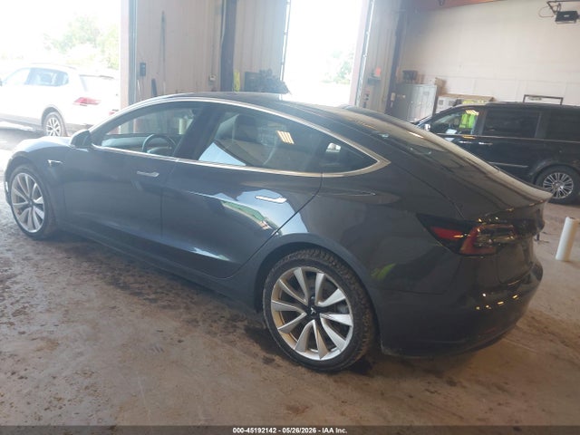 45192142 :رقم المزاد ، 5YJ3E1EB6JF116613 vin ، 2018 Tesla Model 3 Long Range/performance مزاد بيع