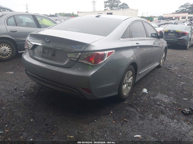 2015 Hyundai Sonata Hybrid მანქანა იყიდება აუქციონზე, vin: KMHEC4A4XFA130775, აუქციონის ნომერი: 45192218