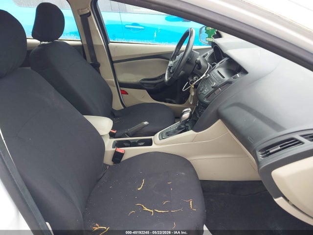 45192245 :رقم المزاد ، 1FADP3K21FL365197 vin ، 2015 Ford Focus Se مزاد بيع