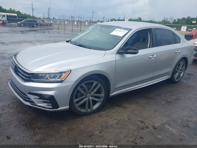 1VWAT7A31GC057018 Volkswagen Passat 1.8t R-line