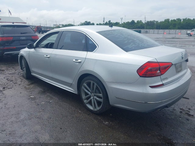 1VWAT7A31GC057018 Volkswagen Passat 1.8t R-line
