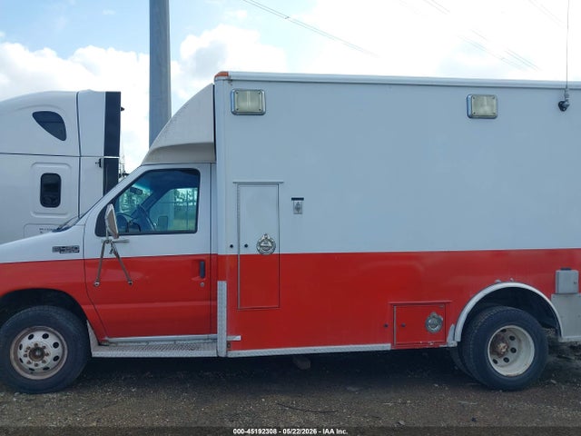 2002 Ford E-450 Cutaway Standard მანქანა იყიდება აუქციონზე, vin: 1FDXE45F92HA50481, აუქციონის ნომერი: 45192308