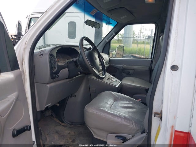 2002 Ford E-450 Cutaway Standard მანქანა იყიდება აუქციონზე, vin: 1FDXE45F92HA50481, აუქციონის ნომერი: 45192308